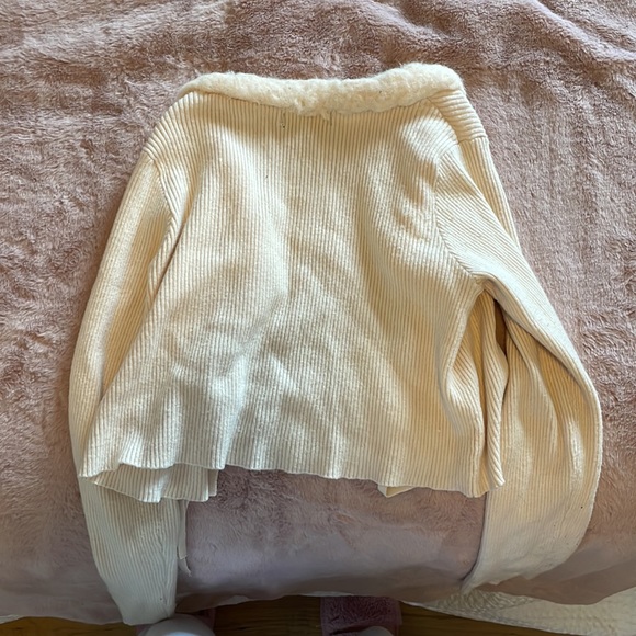 Kendall & Kylie Cropped Cardigan - Picture 2 of 3